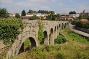Aqueduto da Quinta de Santiago- Verdadeiro Ex-líbris de Castelões