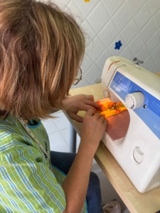 Costura à máquina dos colchões