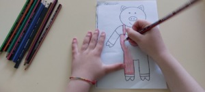 Fase de desenho para depois transpor para o tecido.