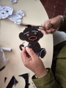 Confeção dos elementos decorativos - macaco