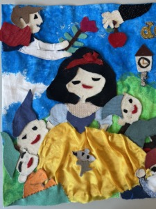 Pormenor do vestido da Branca de Neve