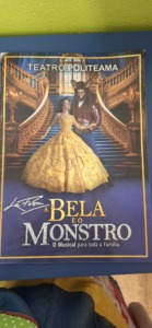 Folheto do espetáculo musical " A Bela e o Monstro", a que as crianças assistiram no Teatro Politeama em Lisboa.