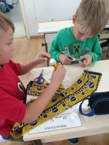 Escolha de pedaços com as cores adequadas